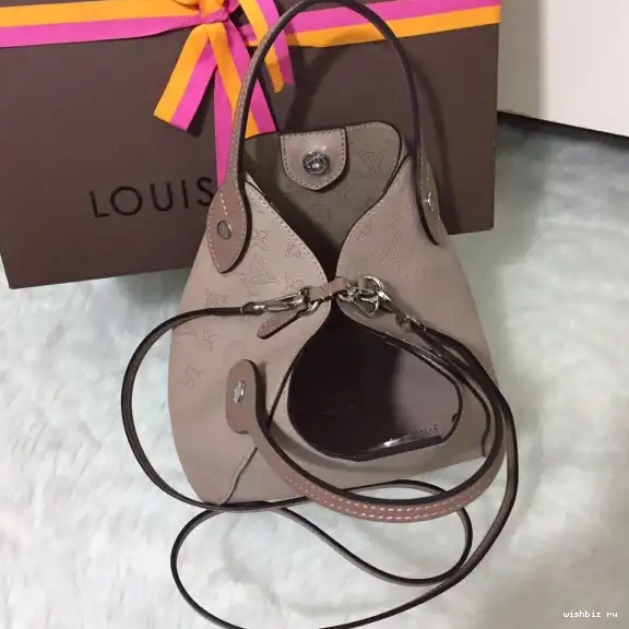 WIS HINA VUITTON LOUIS PM 0620